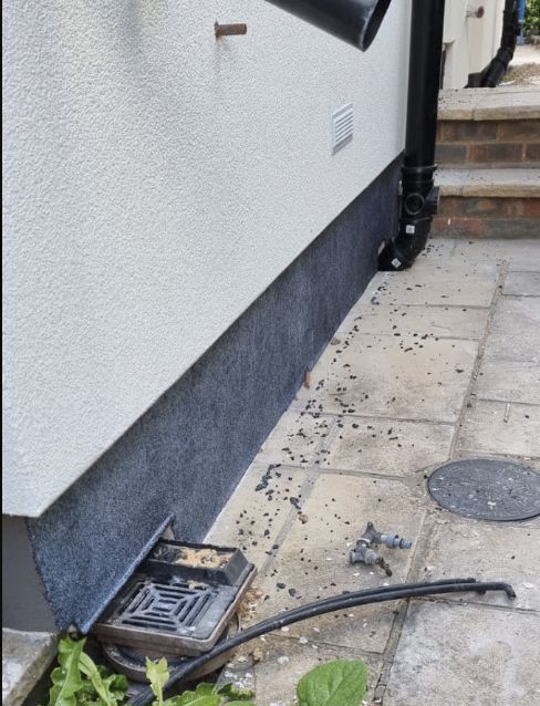Plinth insulation with mosaic render