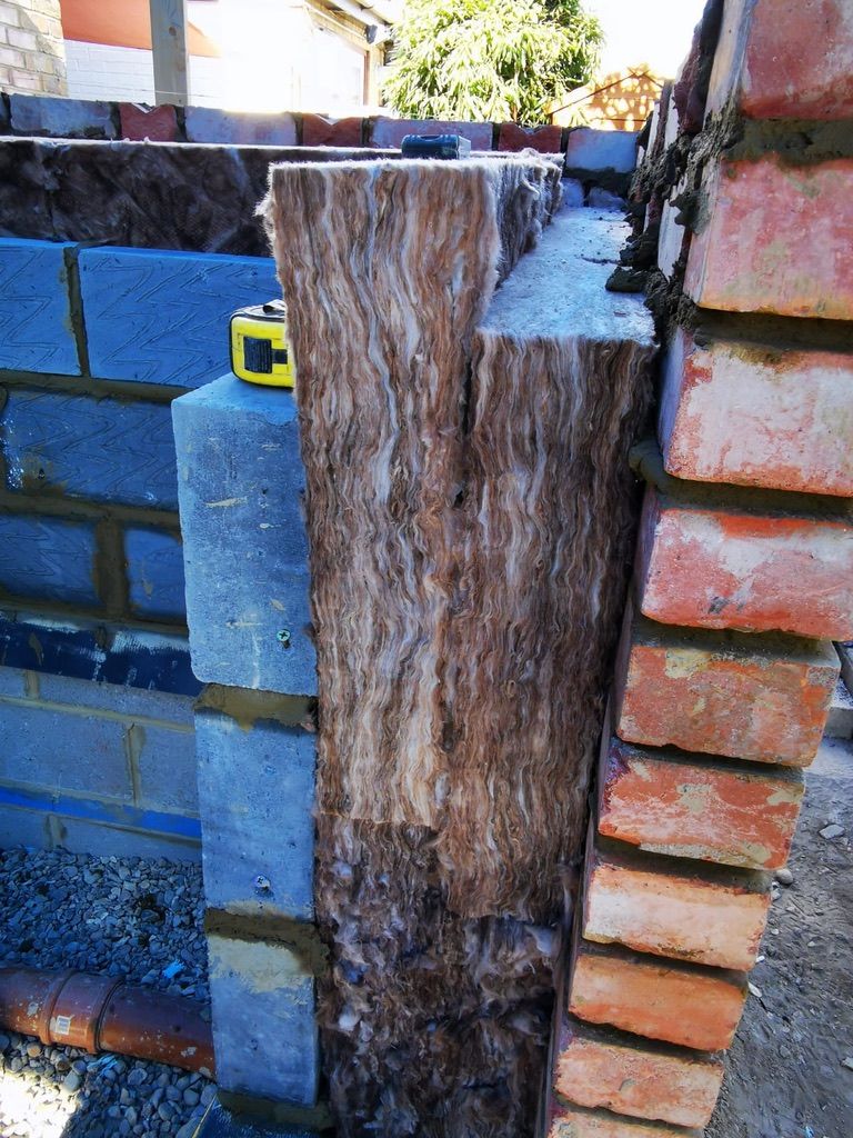 New cavity wall with mineral wool insulation