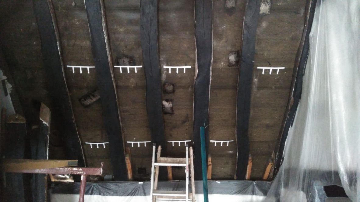 Roof rafters, vents before insulation